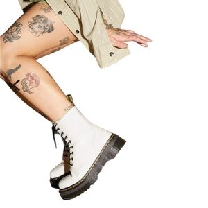 Dr. Martens Jadon Boot Smooth White Leather Platforms Size 7